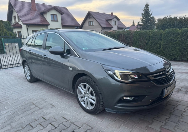 Opel Astra cena 69000 przebieg: 40158, rok produkcji 2019 z Wrocław małe 277